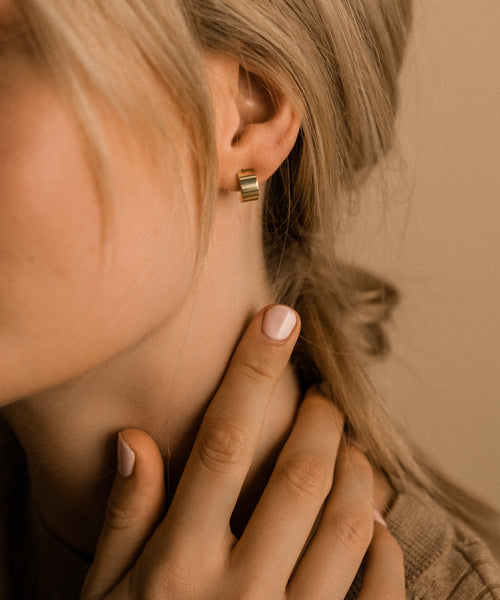 Gold Grand Curved 10mm Medical Titanium Earrings