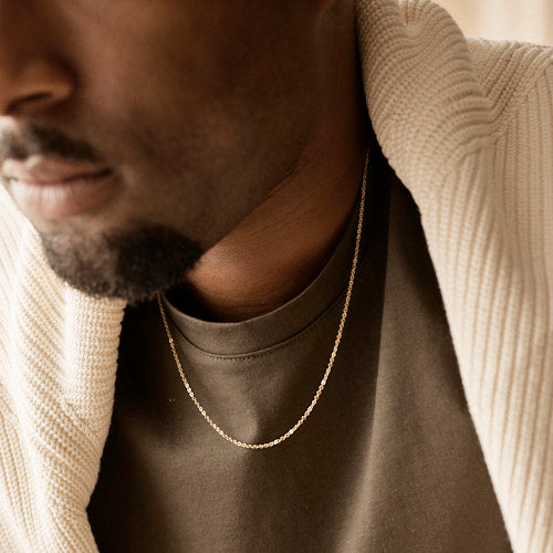 Men's gold necklace with classic design in a high quality stainless steel (316L). Coated with gold - wear it alone or layer it with other necklaces