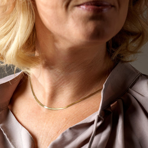 Blomdahl gold plain 2.5mm necklace