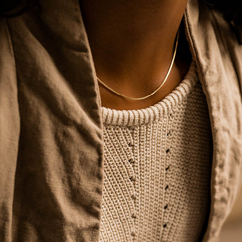 Hypoallergenic blomdahl Gold Classic Round Mesh 1mm Necklace, suitable for everday wear